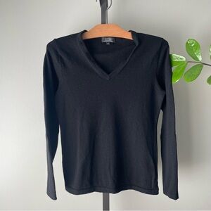 Lord & Taylor 100% Merino Wool Knit V-neck Sweater Pullover Black Size Small